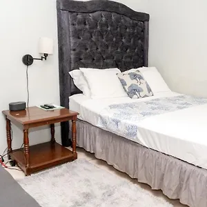 Mona Master Apartment